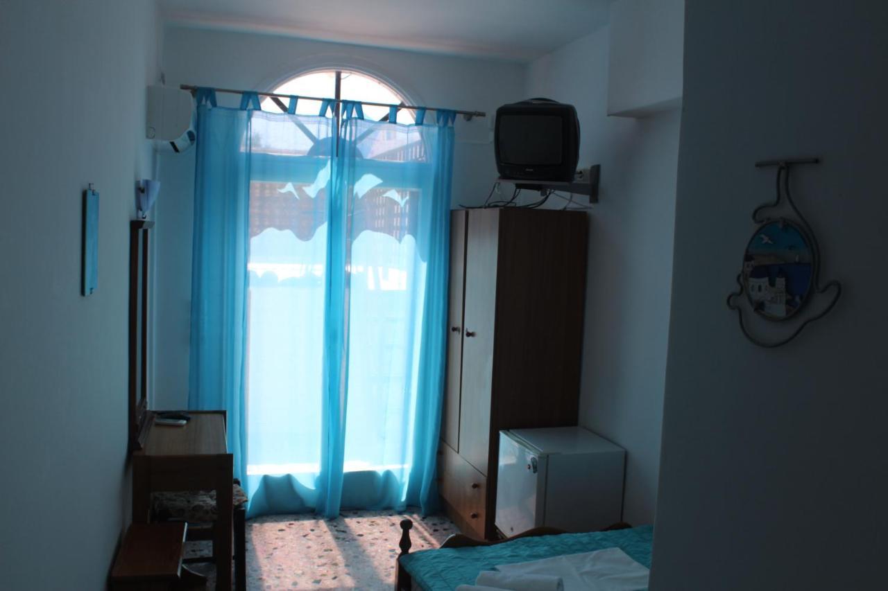Santa Irini Hotel Períssa Eksteriør bilde
