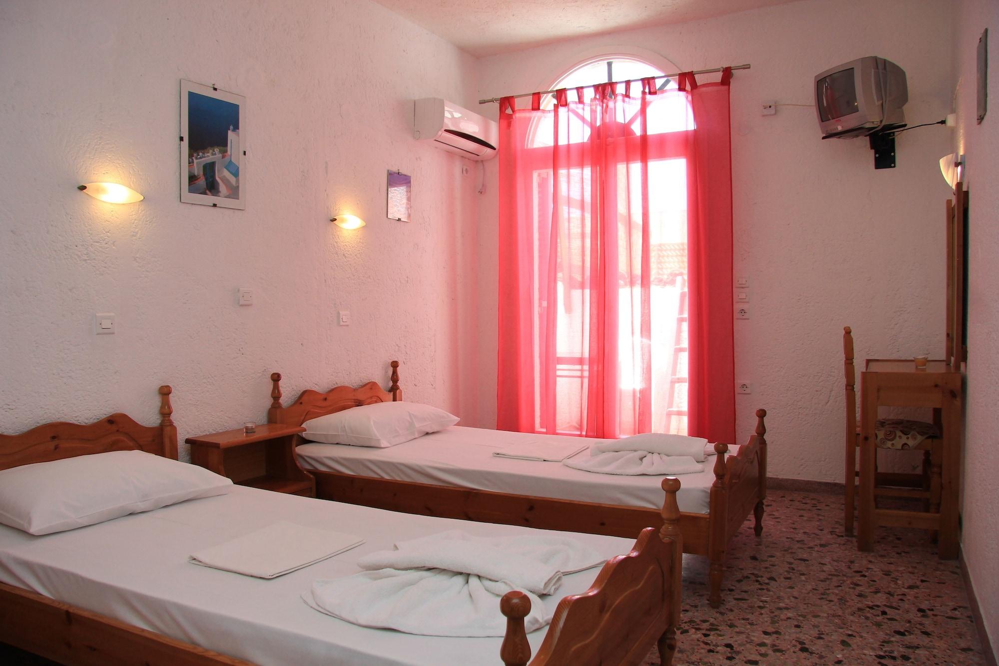 Santa Irini Hotel Períssa Eksteriør bilde