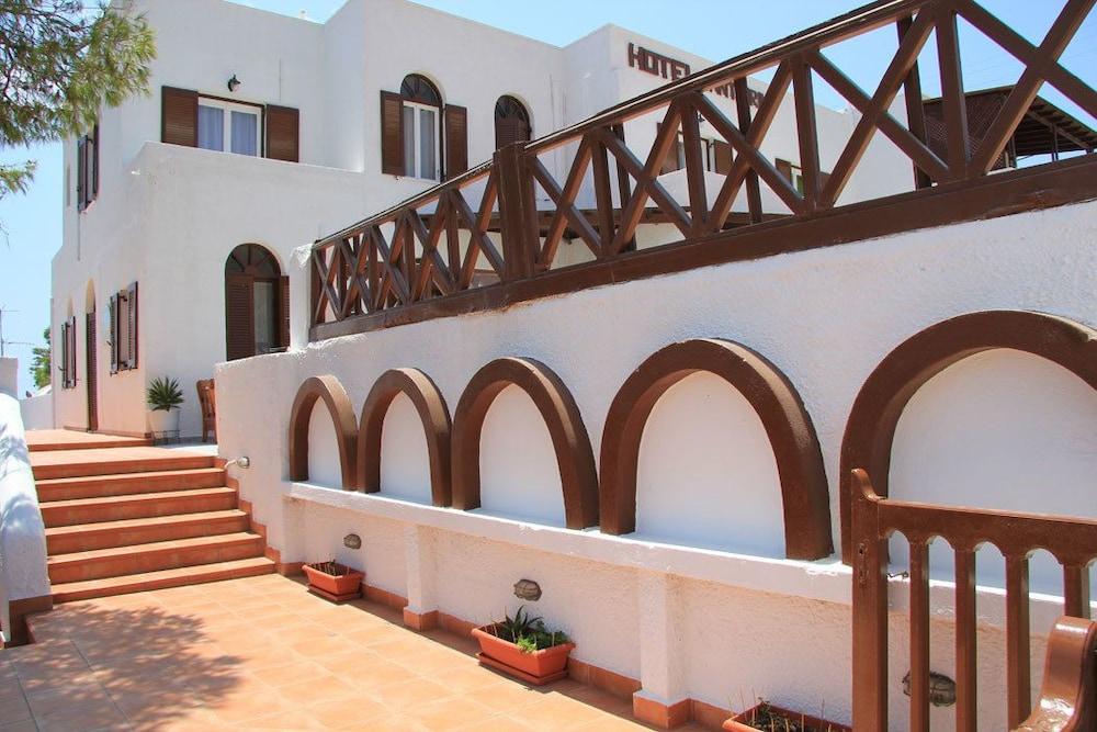 Santa Irini Hotel Períssa Eksteriør bilde