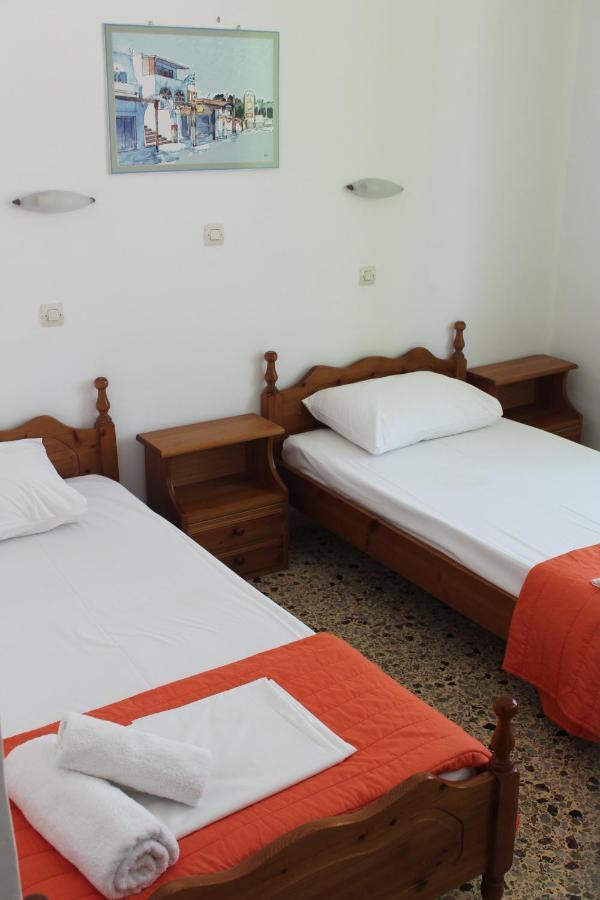 Santa Irini Hotel Períssa Eksteriør bilde