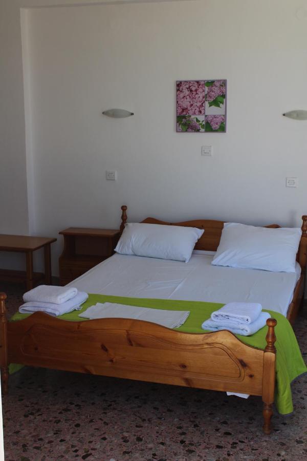 Santa Irini Hotel Períssa Eksteriør bilde