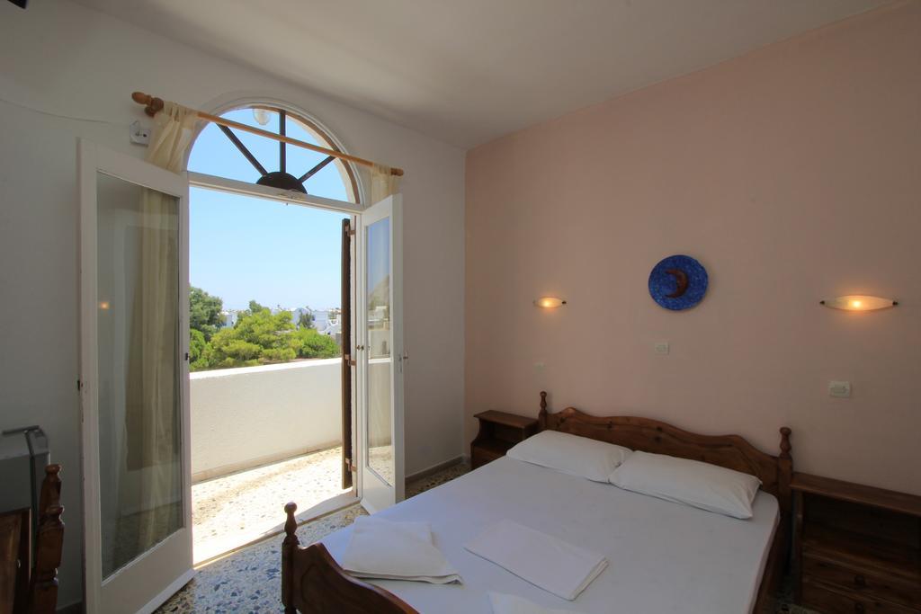 Santa Irini Hotel Períssa Eksteriør bilde
