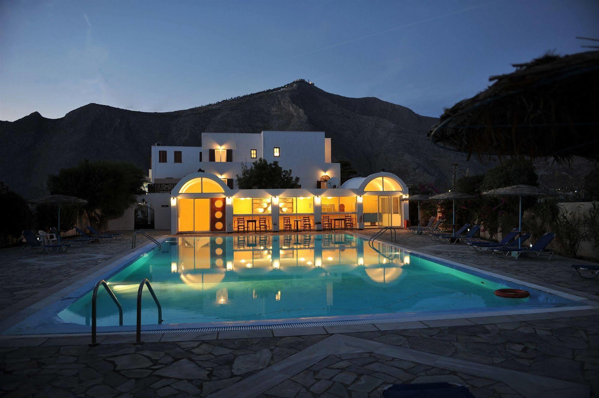 Santa Irini Hotel Períssa Eksteriør bilde