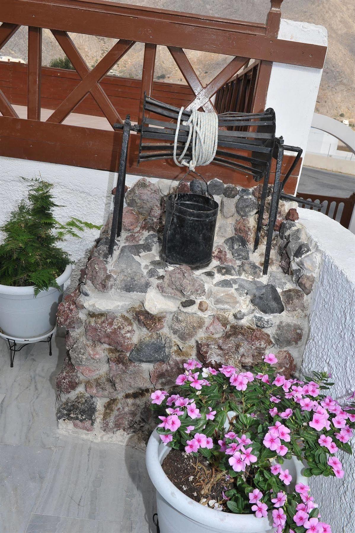 Santa Irini Hotel Períssa Eksteriør bilde
